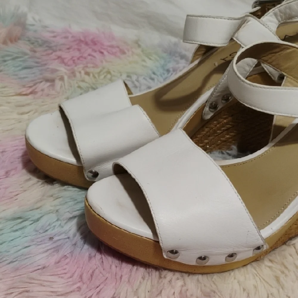 (#23) Via Spiga White Leather Silver Studded Wedge Sandals Sz.8M